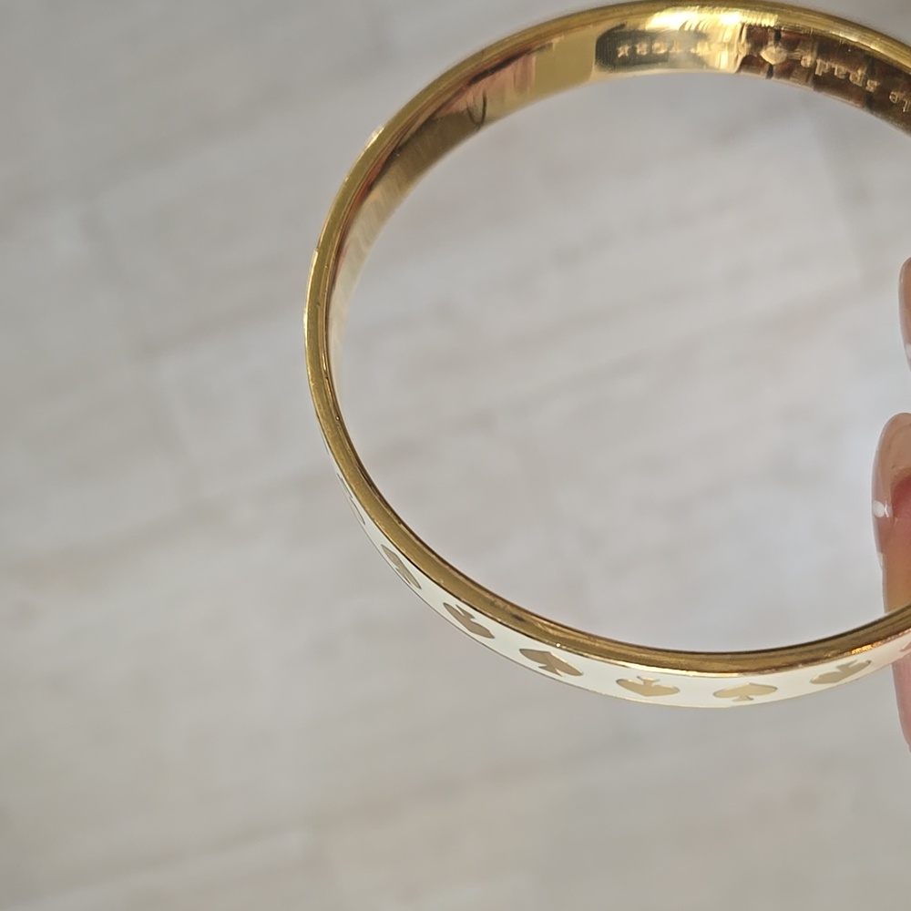 Kate Spade "Live Colorfully" Gold/Cream Enamel Bangle Bracelet - Picture 4 of 7